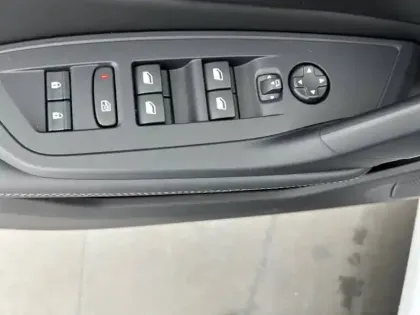 Photo 18 Peugeot 308  Hybrid 145 e-DCS6