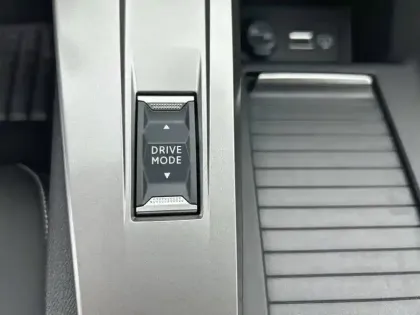 Photo 27 Peugeot 308  Hybrid 145 e-DCS6