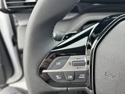 Photo 20 Peugeot 308  Hybrid 145 e-DCS6