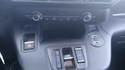 Photo 24 Peugeot Partner  FOURGON M 650 KG BLUEHDI 130 S&S EAT8