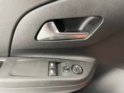 Photo 33 Opel Corsa  1.2 Turbo 100 ch BVM6