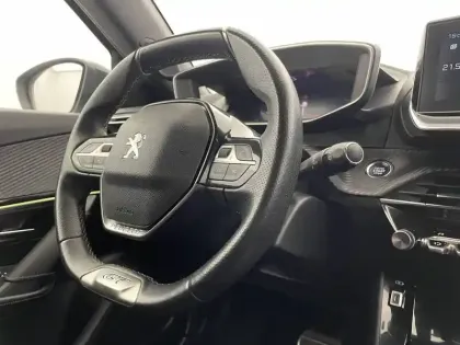 Photo 95 Peugeot 2008  PureTech 130 S&S EAT8