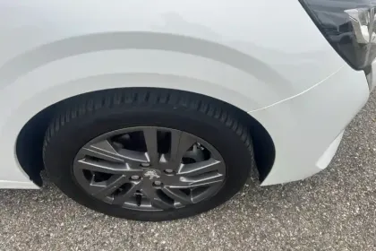 Photo 13 Peugeot 208  PureTech 100 S&S BVM6