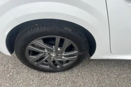 Photo 54 Peugeot 208  PureTech 100 S&S BVM6