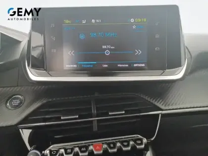 Photo 8 Peugeot 208  Electrique 50 kWh 136ch