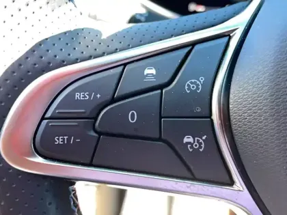 Photo 18 Renault Clio  E-Tech full hybrid 145