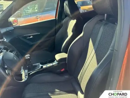 Photo 82 Peugeot 2008  PureTech 130 S&S BVM6