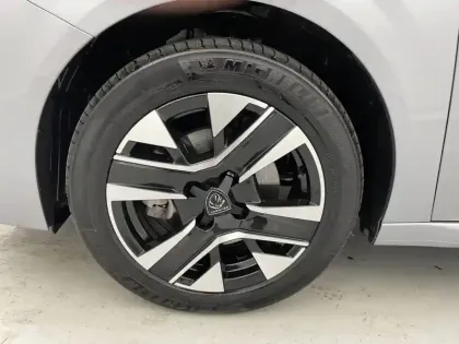 Photo 27 Peugeot 208  Hybrid 100 e-DCS6