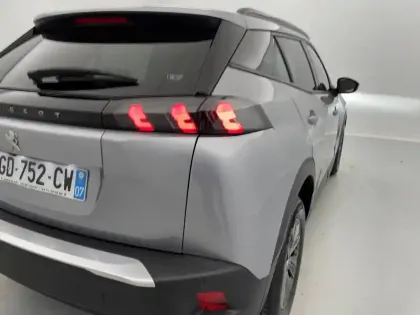 Photo 94 Peugeot 2008  PureTech 100 S&S BVM6