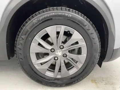 Photo 49 Peugeot 2008  PureTech 100 S&S BVM6