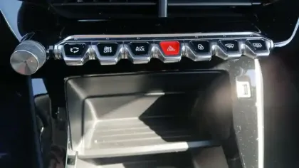 Photo 29 Peugeot 2008 Gén. II Ph1 NG Style 5