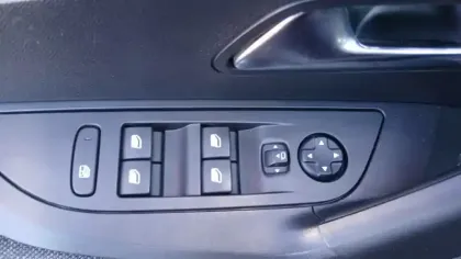 Photo 70 Peugeot 2008  PureTech 130 S&S EAT8