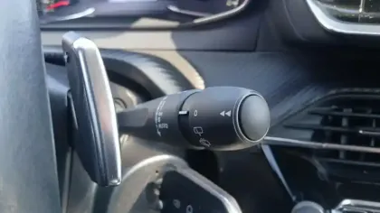 Photo 68 Peugeot 2008  PureTech 130 S&S EAT8