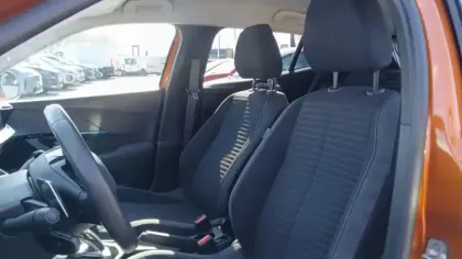 Photo 45 Peugeot 2008  PureTech 130 S&S EAT8