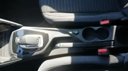 Photo 66 Peugeot 2008  PureTech 130 S&S EAT8