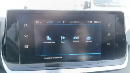 Photo 61 Peugeot 2008  PureTech 130 S&S EAT8