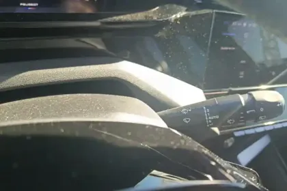 Photo 20 Peugeot 308  PureTech 130ch S&S EAT8