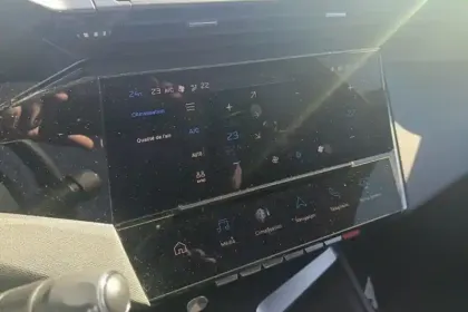 Photo 16 Peugeot 308  PureTech 130ch S&S EAT8