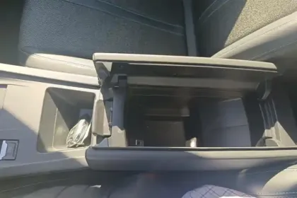 Photo 29 Peugeot 308  PureTech 130ch S&S EAT8