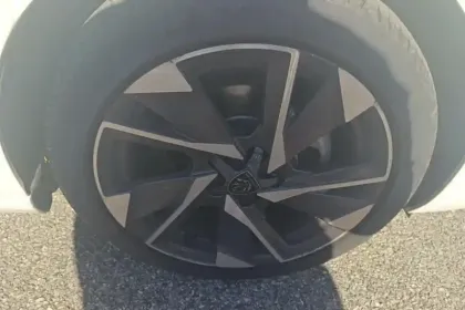 Photo 14 Peugeot 308  PureTech 130ch S&S EAT8