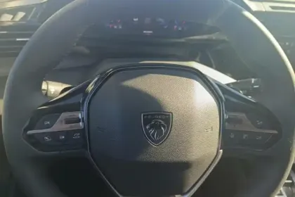 Photo 18 Peugeot 308  PureTech 130ch S&S EAT8