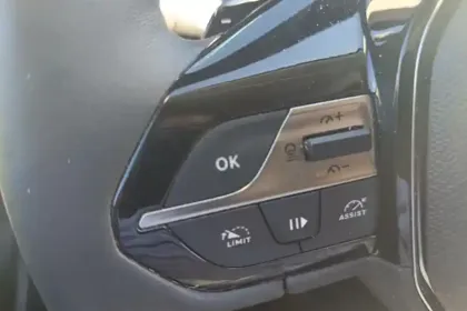 Photo 19 Peugeot 308  PureTech 130ch S&S EAT8