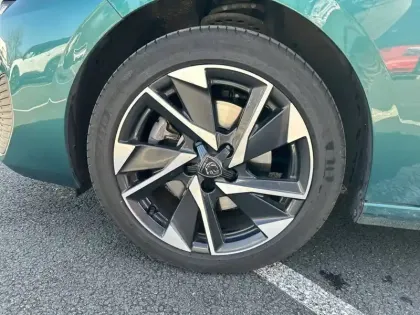 Photo 12 Peugeot 308  SW PureTech 130ch S&S EAT8