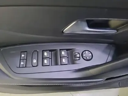 Photo 50 Peugeot 308  BlueHDi 130ch S&S EAT8