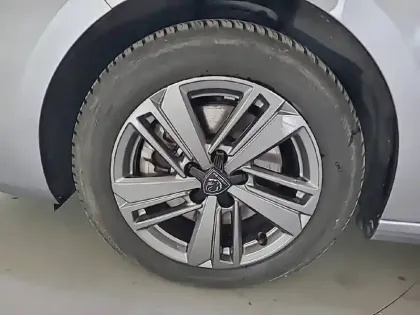 Photo 33 Peugeot 308  BlueHDi 130ch S&S EAT8