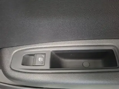 Photo 18 Renault Clio  E-Tech full hybrid 145