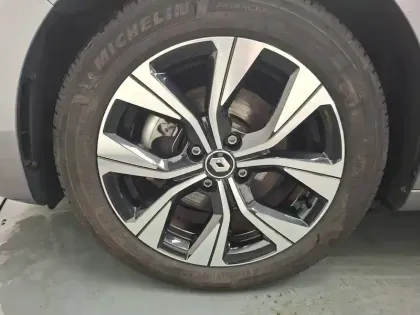 Photo 9 Renault Clio  E-Tech full hybrid 145