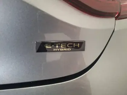 Photo 15 Renault Clio  E-Tech full hybrid 145