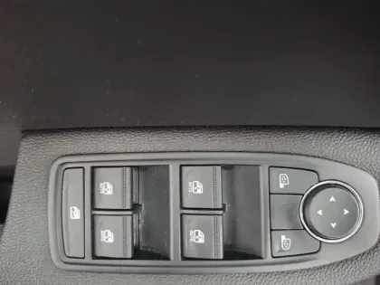 Photo 32 Renault Clio  E-Tech full hybrid 145