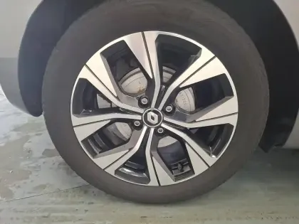 Photo 11 Renault Clio  E-Tech full hybrid 145