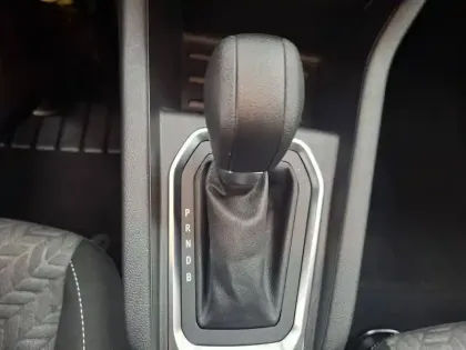 Photo 37 Renault Clio  E-Tech full hybrid 145