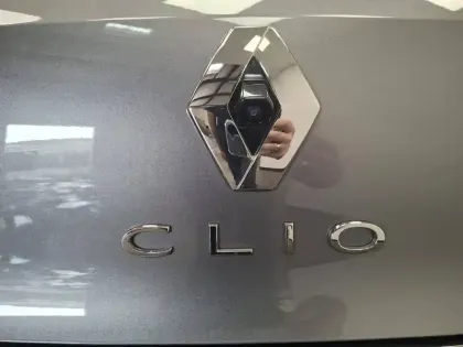 Photo 14 Renault Clio  E-Tech full hybrid 145