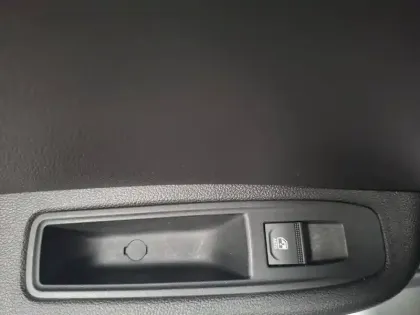 Photo 25 Renault Clio  E-Tech full hybrid 145