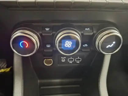 Photo 42 Renault Clio  E-Tech full hybrid 145