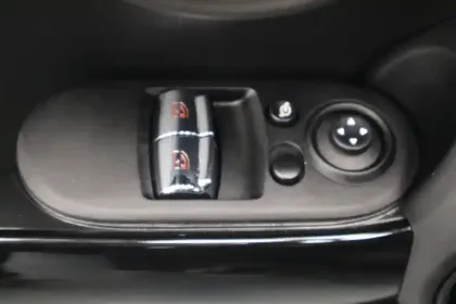 Photo 102 Mini Mini Hatch 3 Portes Cooper 136 ch DKG7