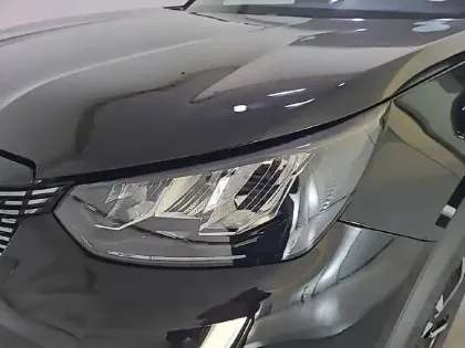 Photo 15 Peugeot 2008  BlueHDi 130 S&S EAT8