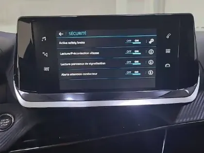 Photo 21 Peugeot 2008  BlueHDi 130 S&S EAT8