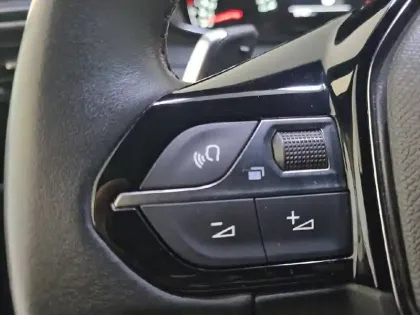 Photo 26 Peugeot 2008  BlueHDi 130 S&S EAT8