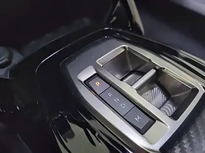 Photo 13 Peugeot 2008  BlueHDi 130 S&S EAT8