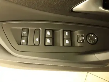 Photo 19 Peugeot 308  Hybrid 145 e-DCS6