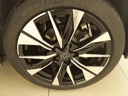 Photo 12 Peugeot 308  Hybrid 145 e-DCS6