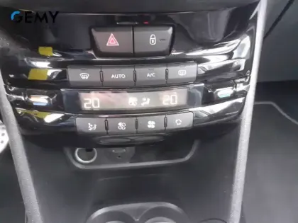 Photo 18 Peugeot 2008  PureTech 110ch S&S EAT6