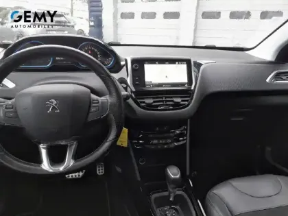 Photo 7 Peugeot 2008  PureTech 110ch S&S EAT6