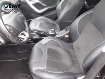 Photo 8 Peugeot 2008  PureTech 110ch S&S EAT6