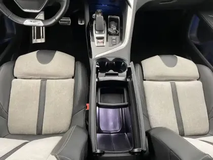 Photo 56 Peugeot 3008  Hybrid 225 e-EAT8