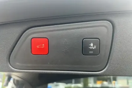 Photo 9 Peugeot 3008  Hybrid 225 e-EAT8